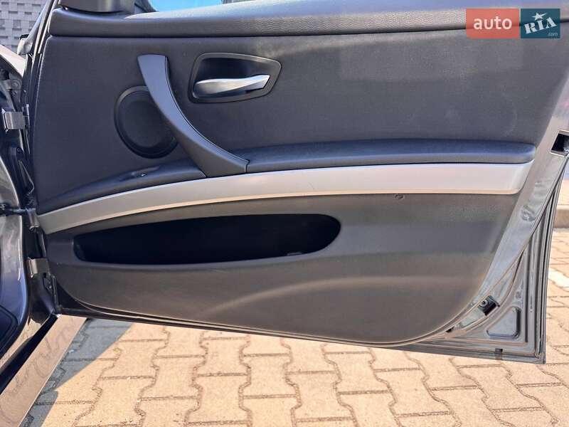 Седан BMW 3 Series 2008 в Ужгороді