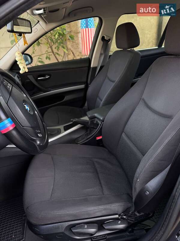 Седан BMW 3 Series 2008 в Ужгороді