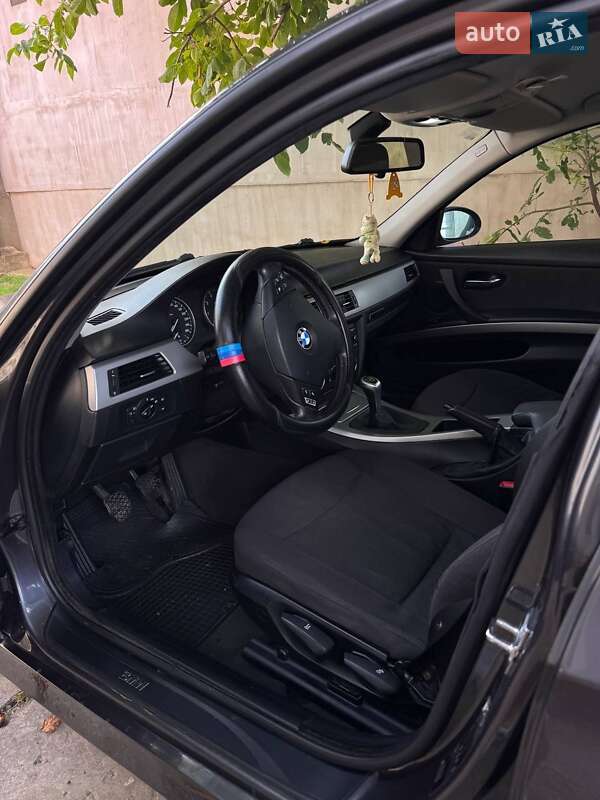 Седан BMW 3 Series 2008 в Ужгороді