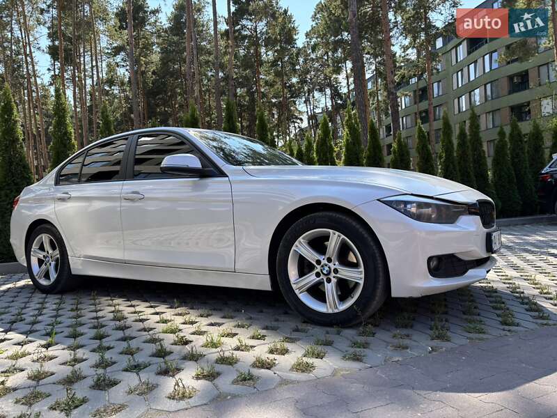 Седан BMW 3 Series 2014 в Киеве