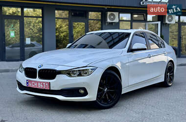 Седан BMW 3 Series 2017 в Новояворівську