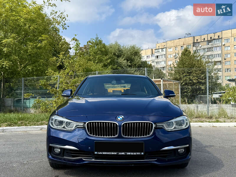 Седан BMW 3 Series 2015 в Львові