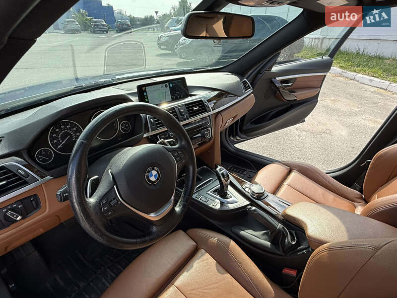 Седан BMW 3 Series 2015 в Львові