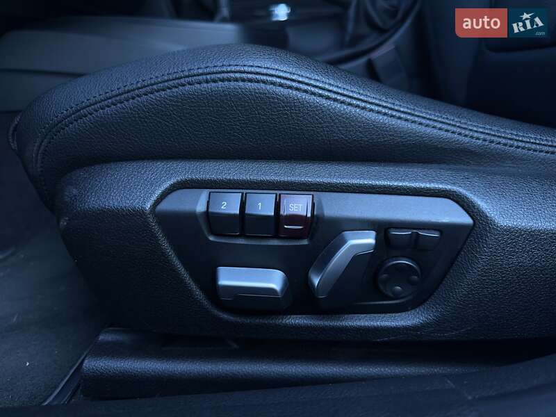 Седан BMW 3 Series 2016 в Киеве