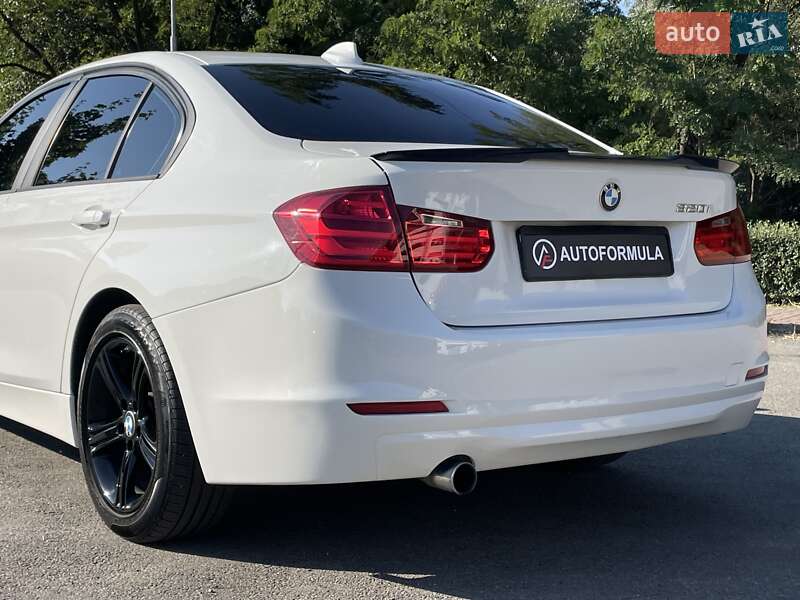 Седан BMW 3 Series 2014 в Киеве