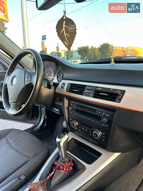 Седан BMW 3 Series 2009 в Житомире