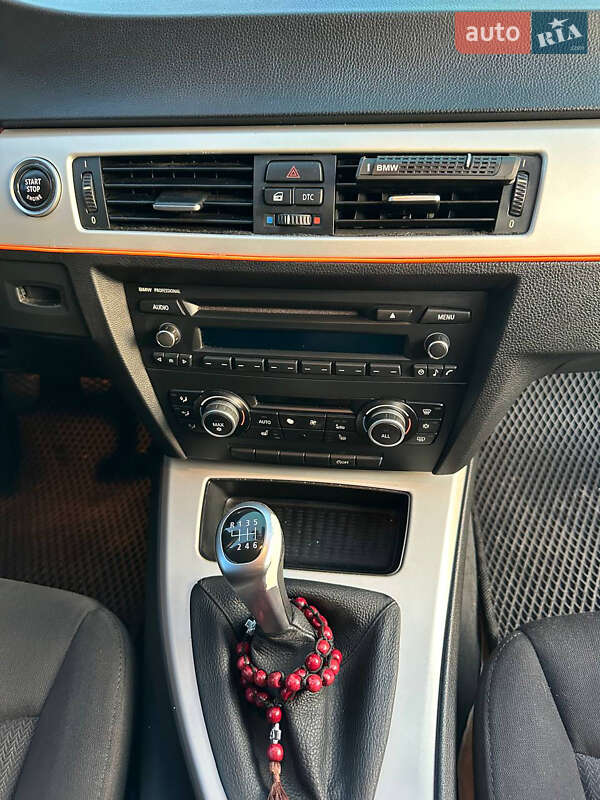 Седан BMW 3 Series 2009 в Житомире