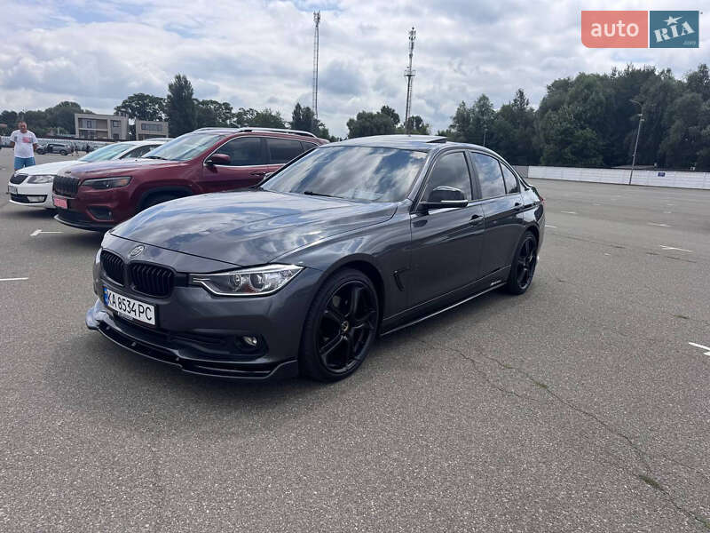 Седан BMW 3 Series 2016 в Киеве