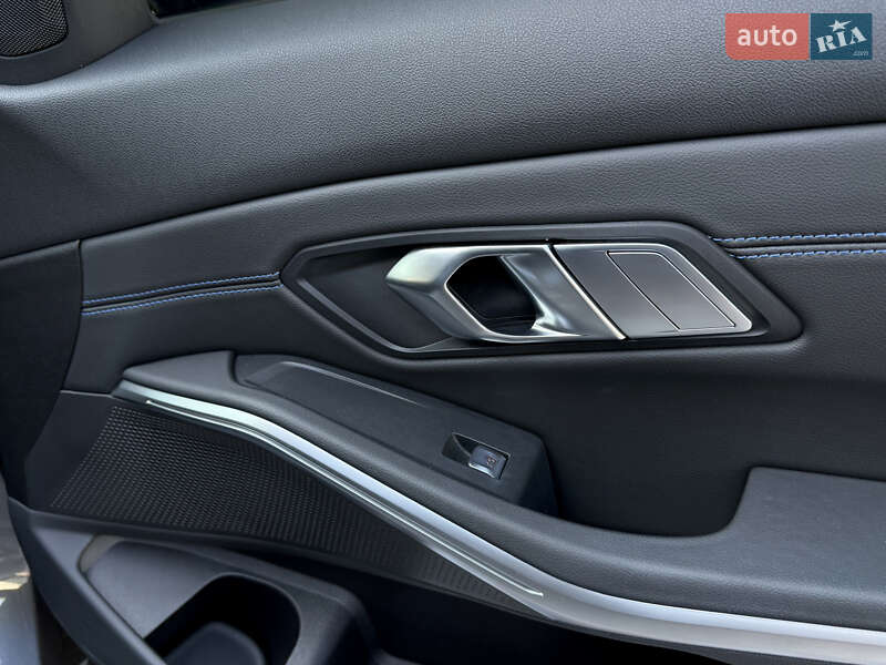 Седан BMW 3 Series 2022 в Києві
