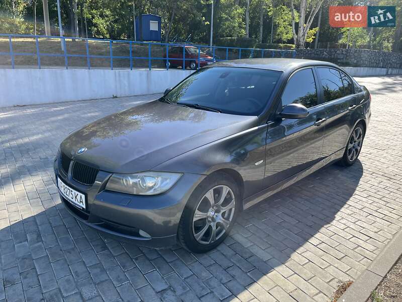 Седан BMW 3 Series 2005 в Запорожье