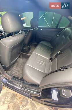 Седан BMW 3 Series 2004 в  фото 15 Седан BMW 3 Series 2004 в