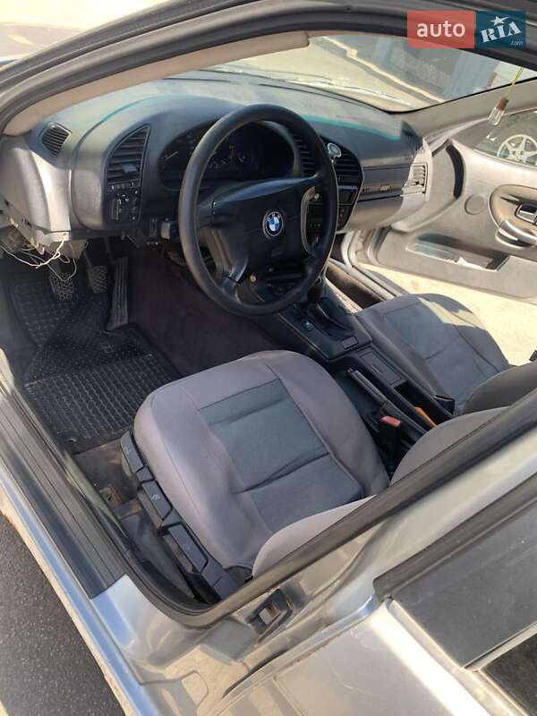 Седан BMW 3 Series 1992 в Кривому Розі фото 2 Седан BMW 3 Series 1992 в Кривому Розі