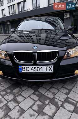 Седан BMW 3 Series 2007 в Новояворовске