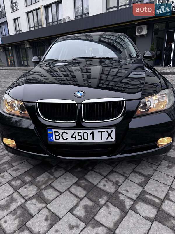 Седан BMW 3 Series 2007 в Новояворовске