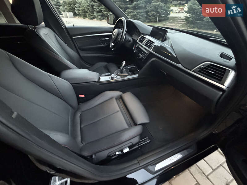 Седан BMW 3 Series 2017 в Харкові