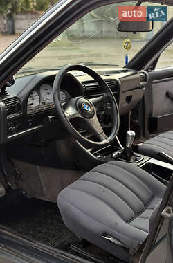 Седан BMW 3 Series 1990 в 