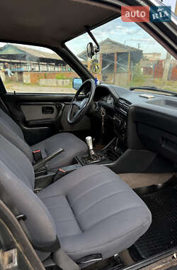 Седан BMW 3 Series 1990 в 