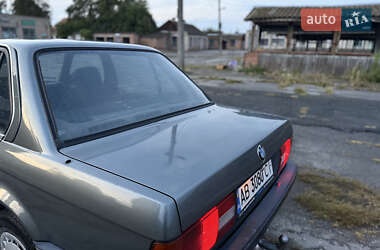 Седан BMW 3 Series 1990 в 