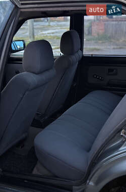 Седан BMW 3 Series 1990 в 