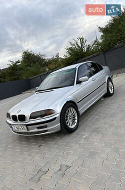 Седан BMW 3 Series 2001 в Чернівцях
