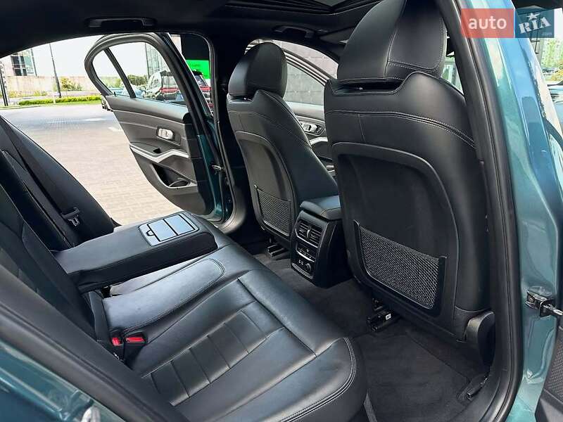 Седан BMW 3 Series 2019 в Дніпрі