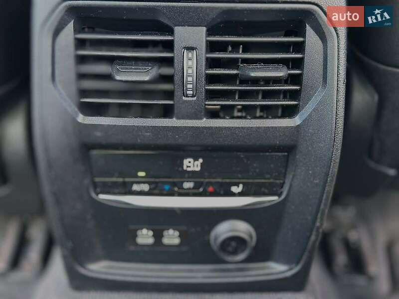 Седан BMW 3 Series 2019 в Дніпрі