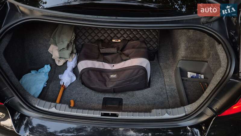 Седан BMW 3 Series 2010 в Києві