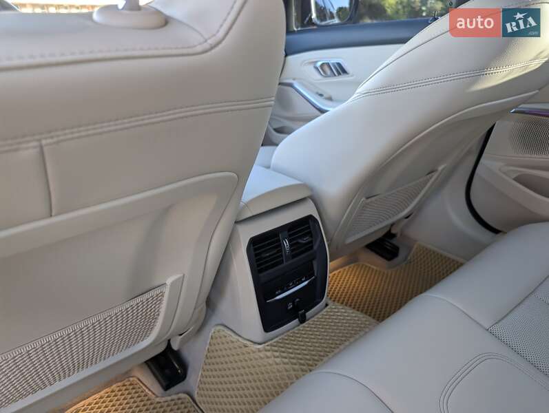 Седан BMW 3 Series 2022 в Кропивницком фото 12 Седан BMW 3 Series 2022 в Кропивницком