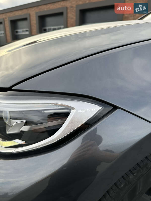 Седан BMW 3 Series 2019 в Черновцах