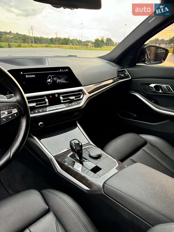 Седан BMW 3 Series 2019 в Черновцах