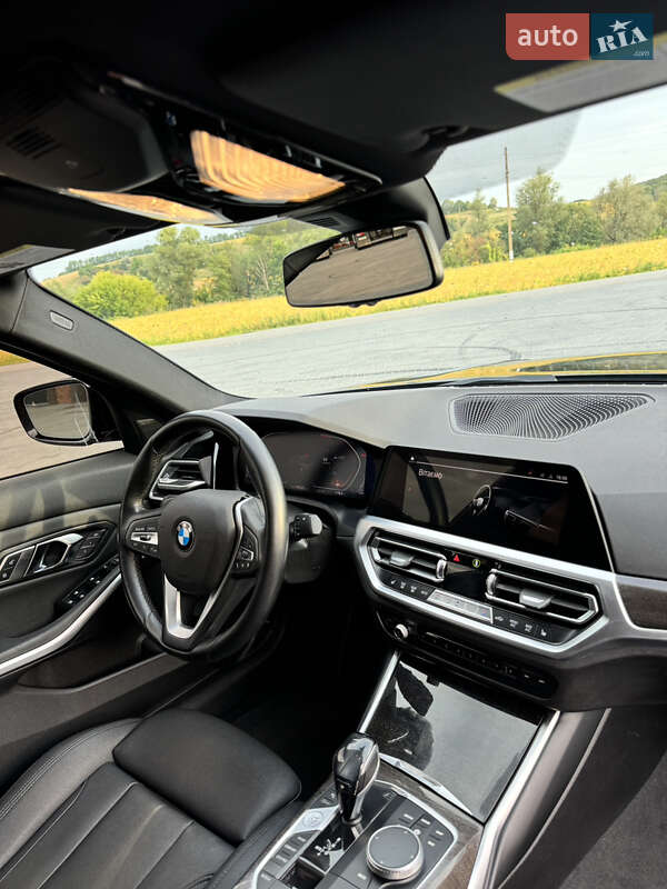 Седан BMW 3 Series 2019 в Черновцах
