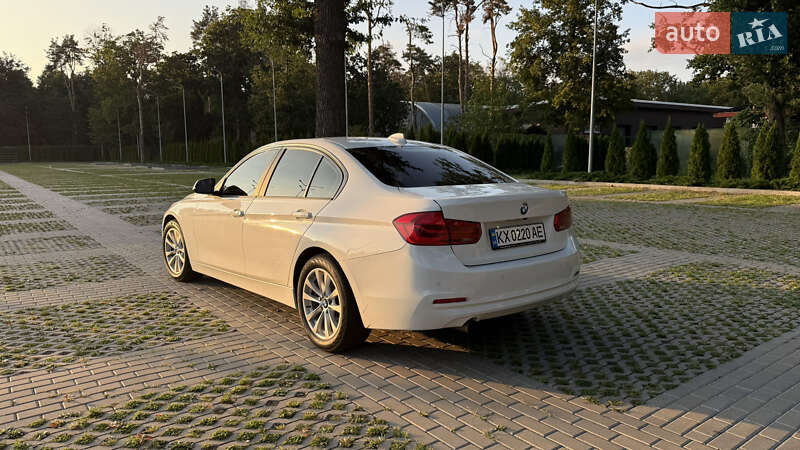 Седан BMW 3 Series 2016 в Киеве
