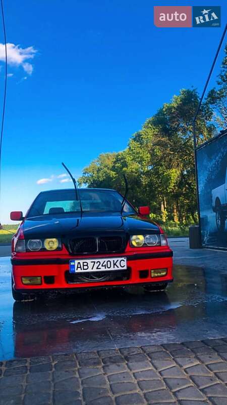 Седан BMW 3 Series 1991 в Виннице