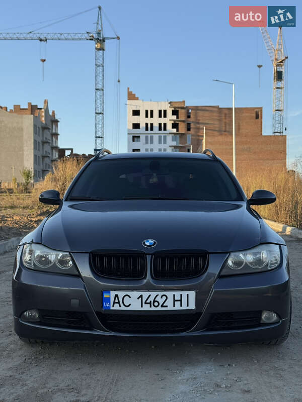 Универсал BMW 3 Series 2005 в  фото Универсал BMW 3 Series 2005 в