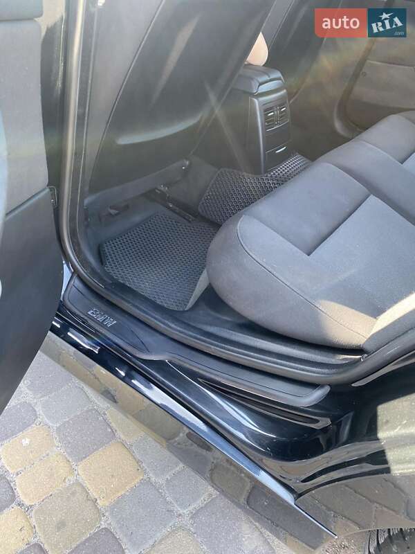 Седан BMW 3 Series 2008 в Золочеве