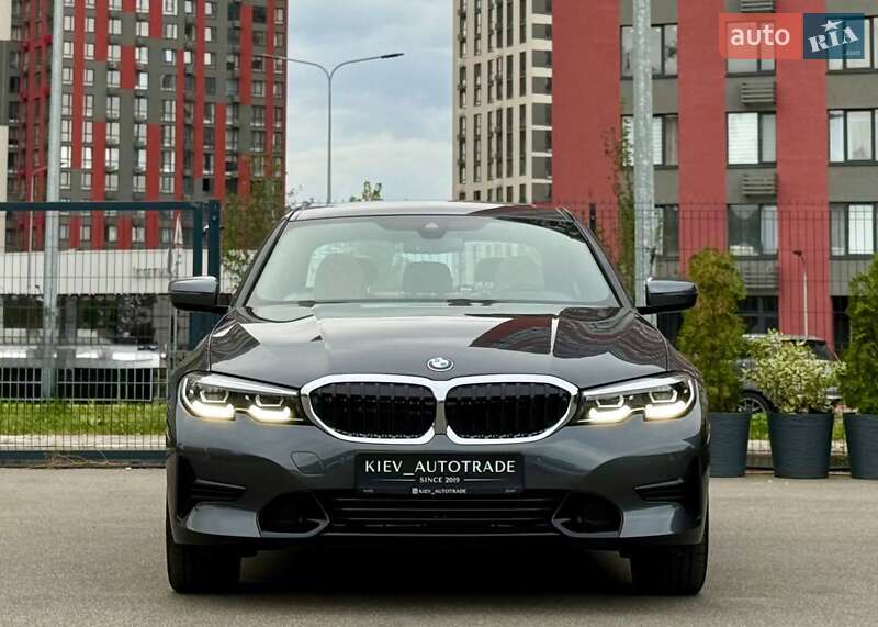 Седан BMW 3 Series 2019 в Киеве