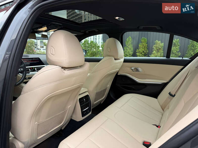 Седан BMW 3 Series 2019 в Киеве