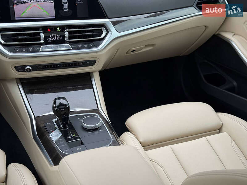 Седан BMW 3 Series 2019 в Киеве