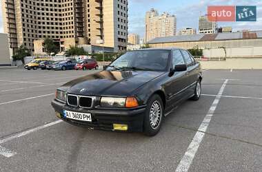 Седан BMW 3 Series 1991 в Киеве