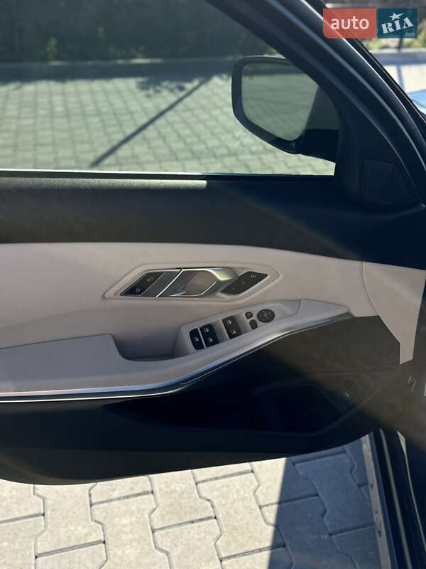 Седан BMW 3 Series 2021 в Ирпене