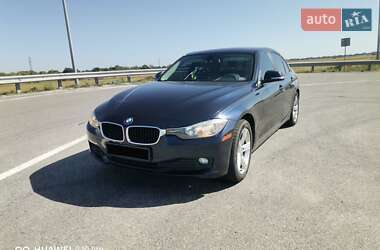 Седан BMW 3 Series 2013 в Царичанці