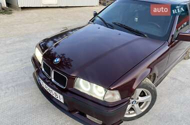Седан BMW 3 Series 1992 в Черновцах