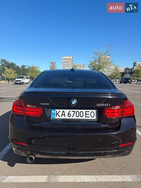 Седан BMW 3 Series 2014 в Киеве