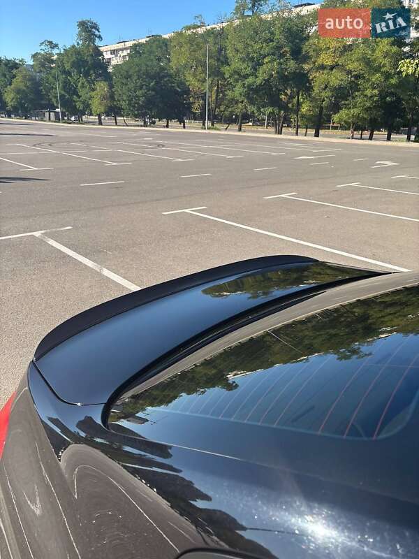 Седан BMW 3 Series 2014 в Киеве