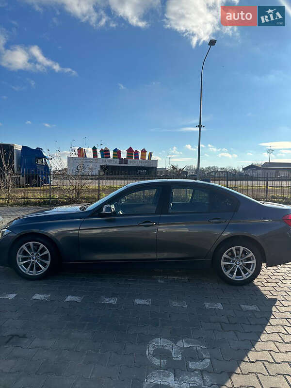 Седан BMW 3 Series 2017 в Одессе