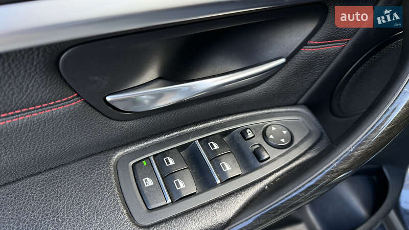 Седан BMW 3 Series 2017 в Киеве