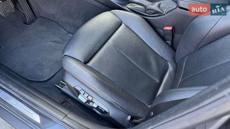 Седан BMW 3 Series 2017 в Киеве