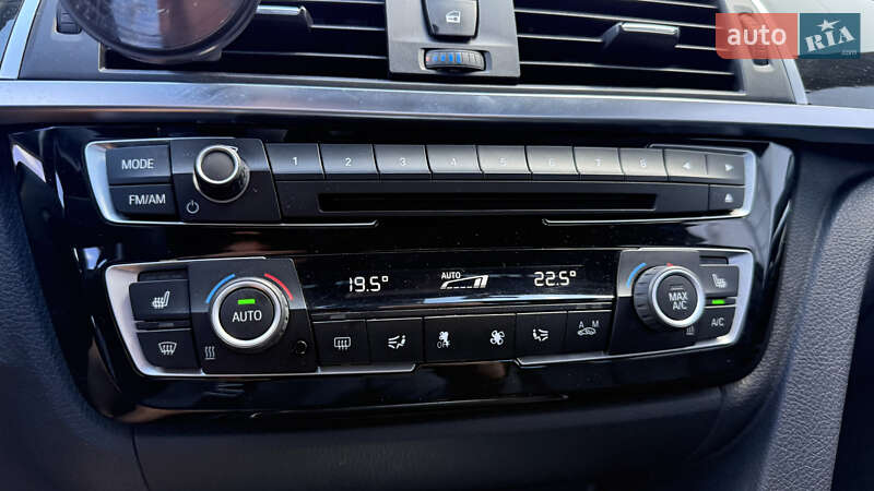 Седан BMW 3 Series 2017 в Киеве