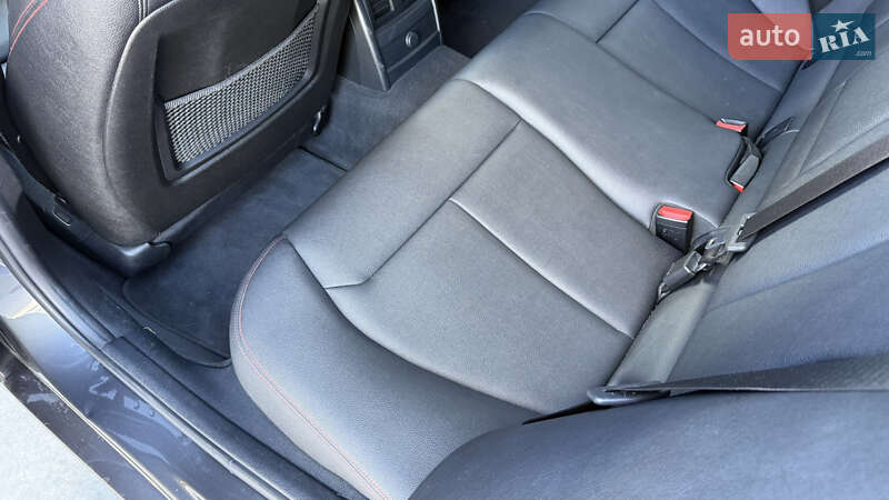 Седан BMW 3 Series 2017 в Киеве