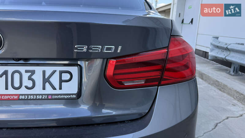 Седан BMW 3 Series 2017 в Киеве